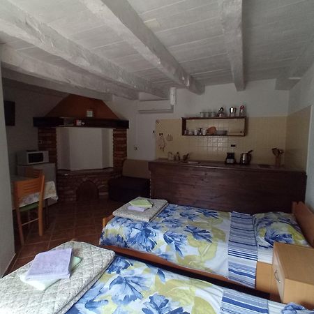 Apartmani Bartulasi Roč Екстериор снимка
