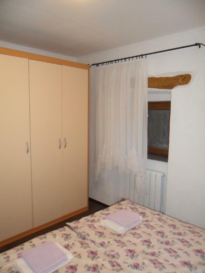 Apartmani Bartulasi Roč Екстериор снимка